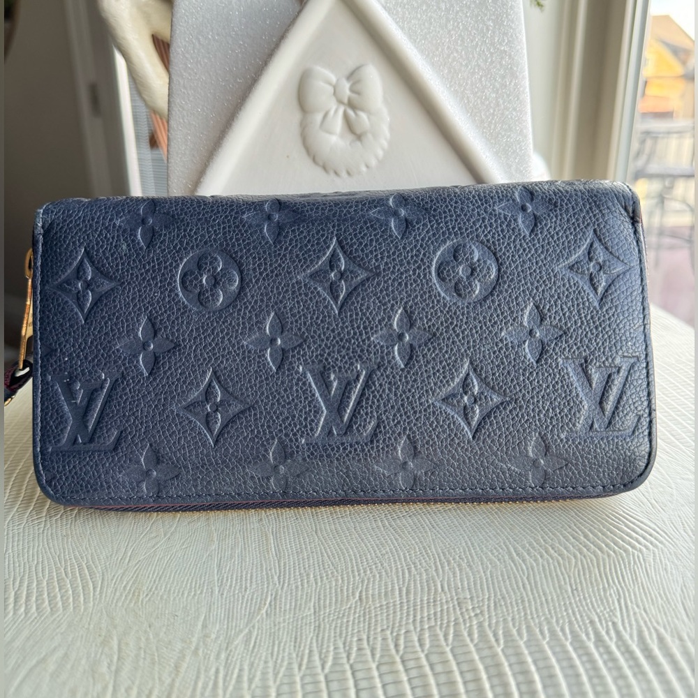 LOUIS VUITTON Monogram Empreinte Leather Zippy Wallet